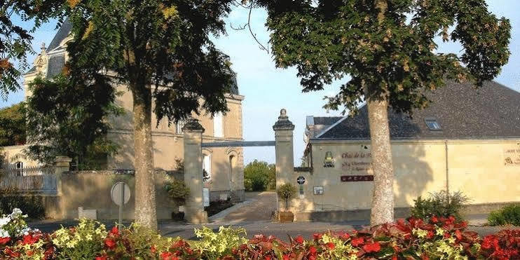 Hôtel&Spa Chai De La Paleine Le Puy-Notre-Dame Buitenkant foto