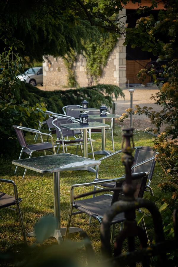 Hôtel&Spa Chai De La Paleine Le Puy-Notre-Dame Buitenkant foto