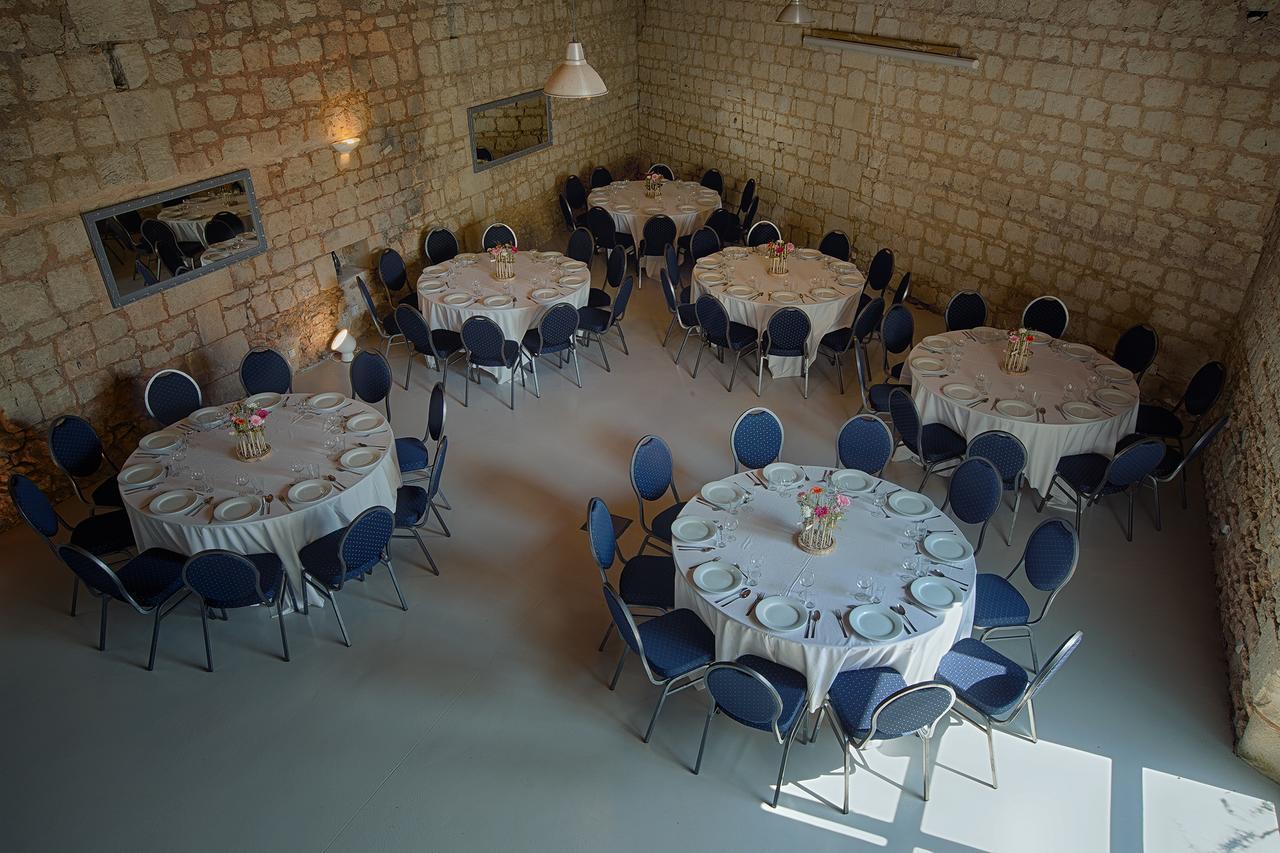 Hôtel&Spa Chai De La Paleine Le Puy-Notre-Dame Buitenkant foto